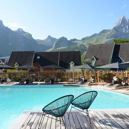 ISKÖ BaseCamp&Hôtel Gourette Bagian luar foto